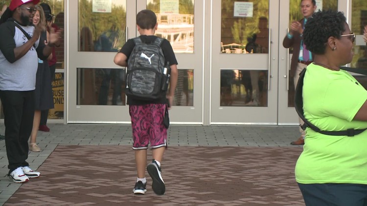 Middletown community gives big welcome back to students starting classes