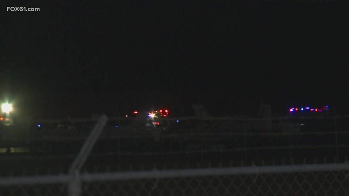 Plane crashes at Connecticut airport, pilot hospitalized | fox61.com