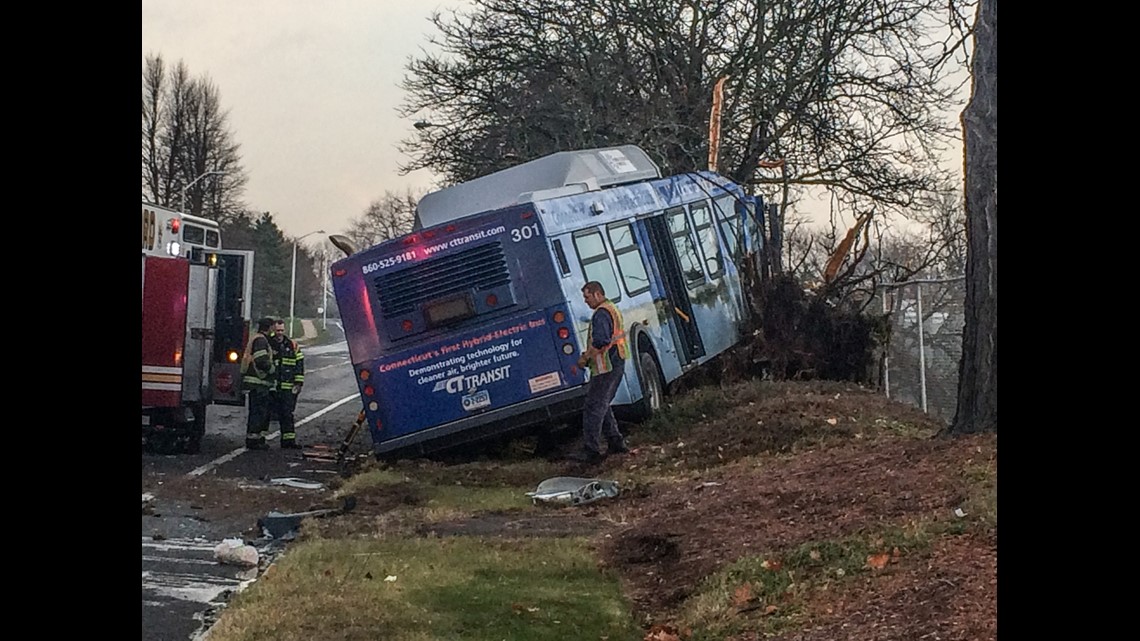 Locust St. in Hartford reopened after serious bus vs car crash
