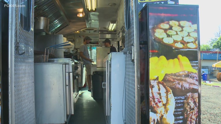 Connecticut restaurants busy despite high heat