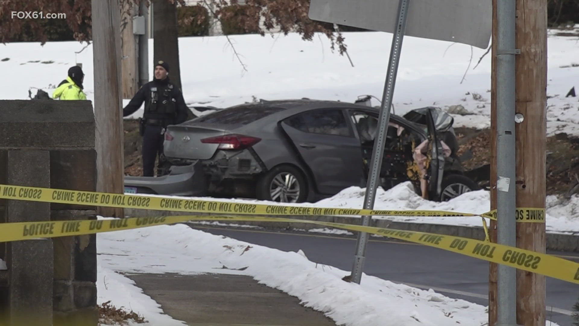 2 people dead after stolen car crashes into tree in New Haven: State ...