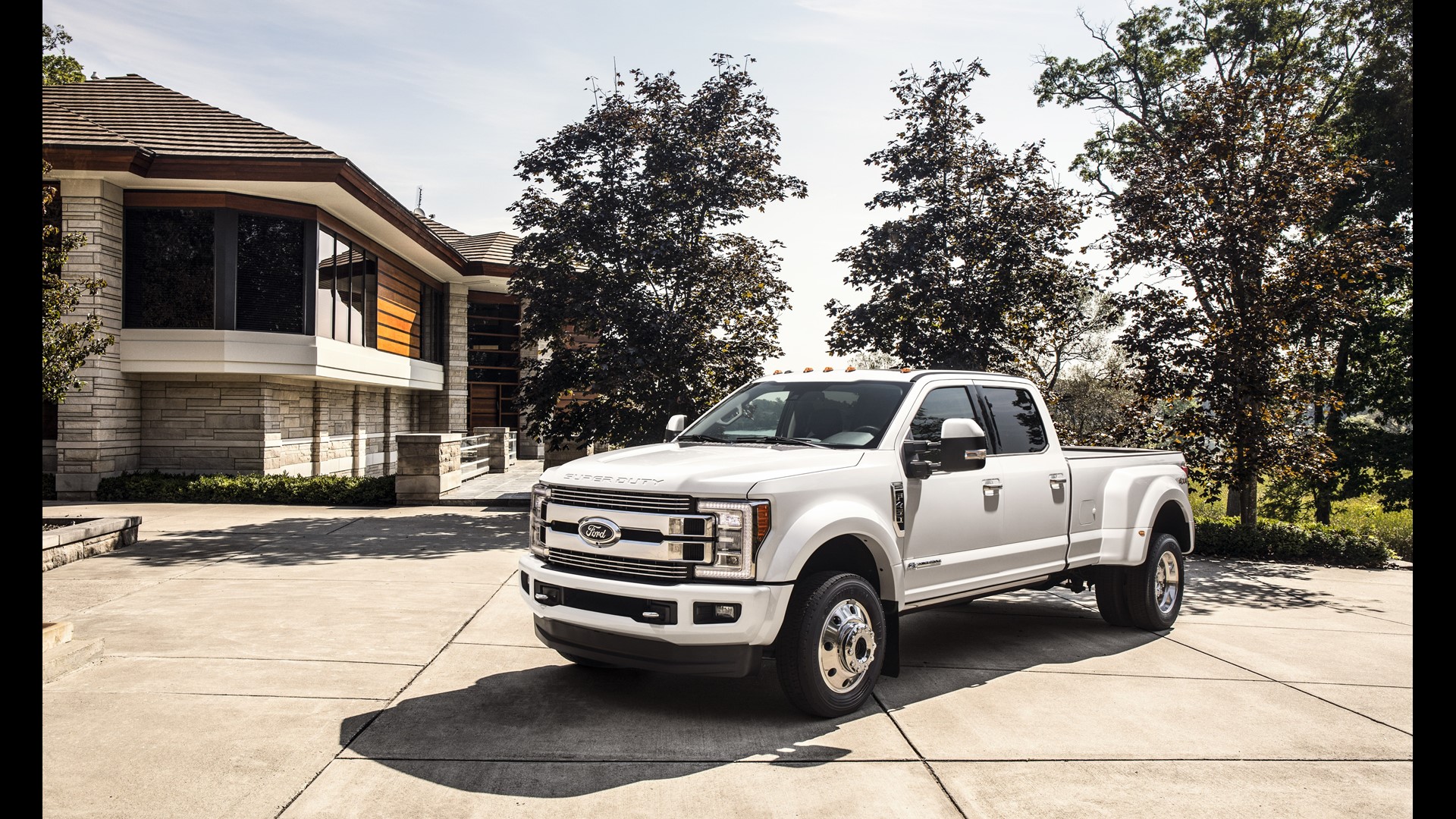 Ford reveals $100,000 F-450 pickup truck | fox61.com