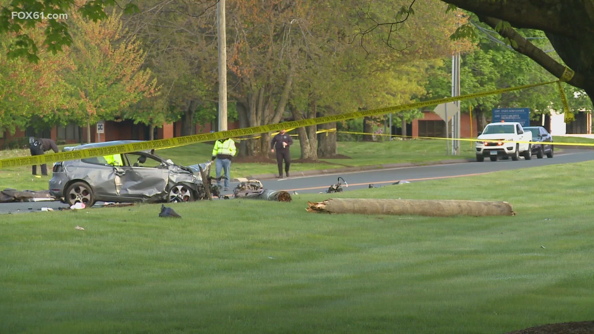 Fatal car crash on Blue Hills Ave. in Bloomfield, Conn. Police | fox61.com