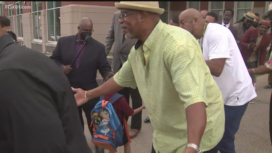 Hartford students received warm welcome on the first day of school