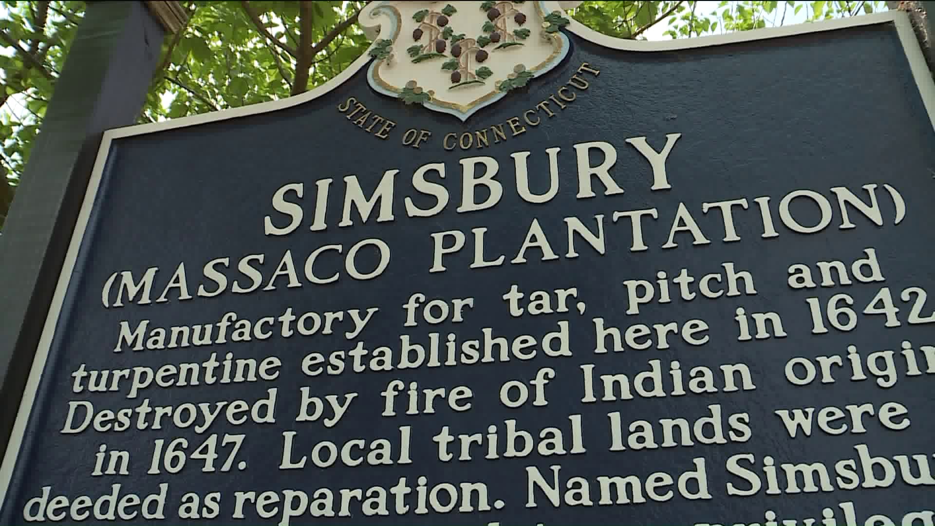 Residents debate Simsbury solar farm