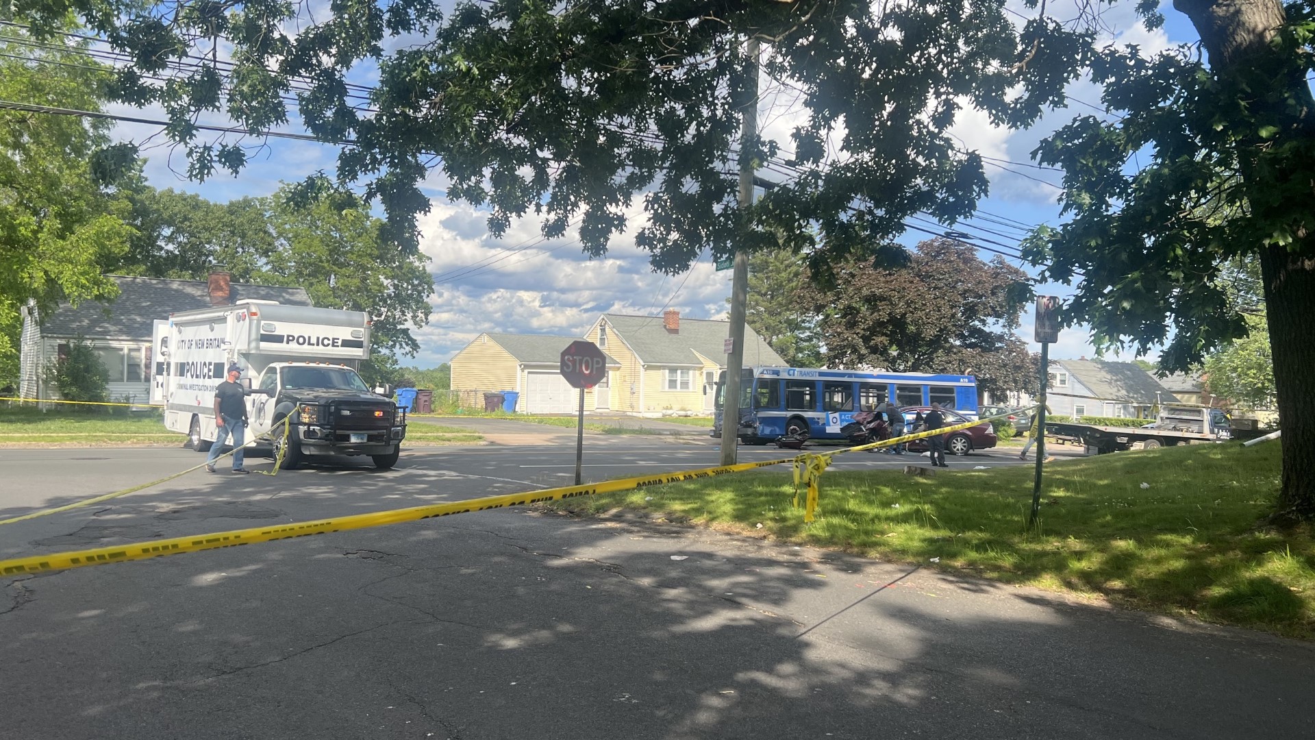 New Britain police respond to car collision with transit bus | fox61.com