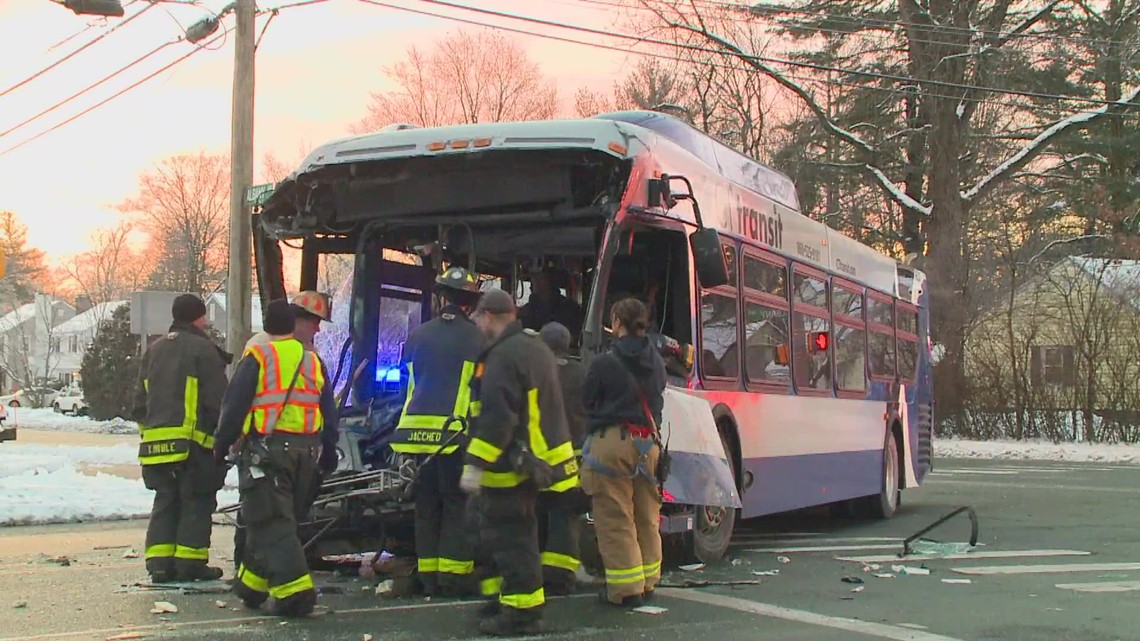 Semi Truck Ct Transit Bus Crash Leads To Road Closure In West Hartford 