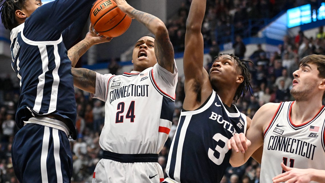 Hawkins And Sanogo Lead No. 15 UConn To 86-56 Rout Of Butler | Fox61.com