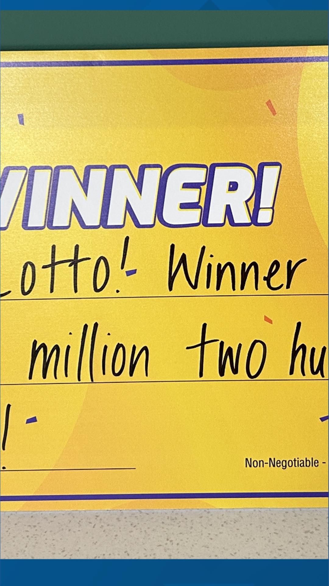 Képernyőkép egy mobiltelefonról, amelyen egy online szerencsejáték app felülete látható, kiemelve a biztonsági beállításokat és a befizetési opciókat.