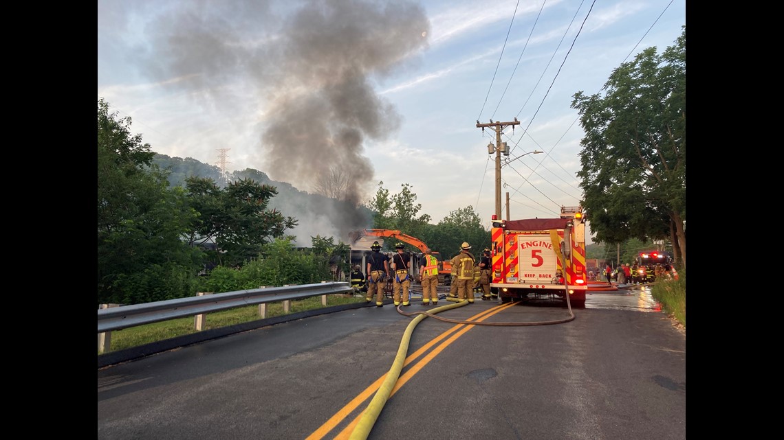 Fire crews battle flames at 2-story storage unit in Thomaston | fox61.com