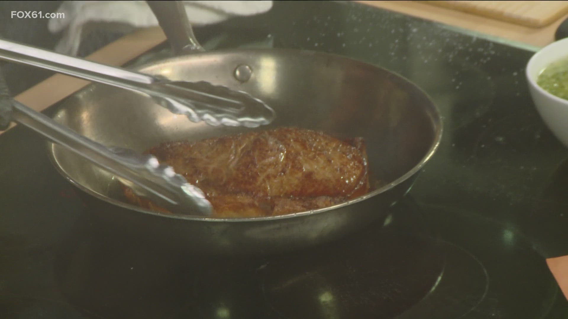 Saltbrick Prime's Executive Chef Alex Cabrera shows us how to make a delicious steak in the FOX61 Kitchen! 