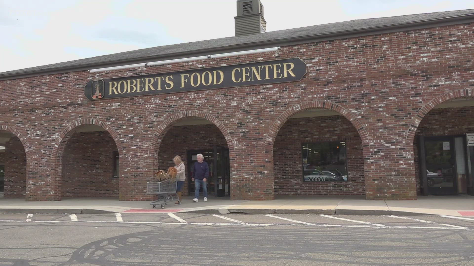 A long-time business in Madison is closing its doors, as local shoppers will soon have to find a new grocery store. Hear residents react. 