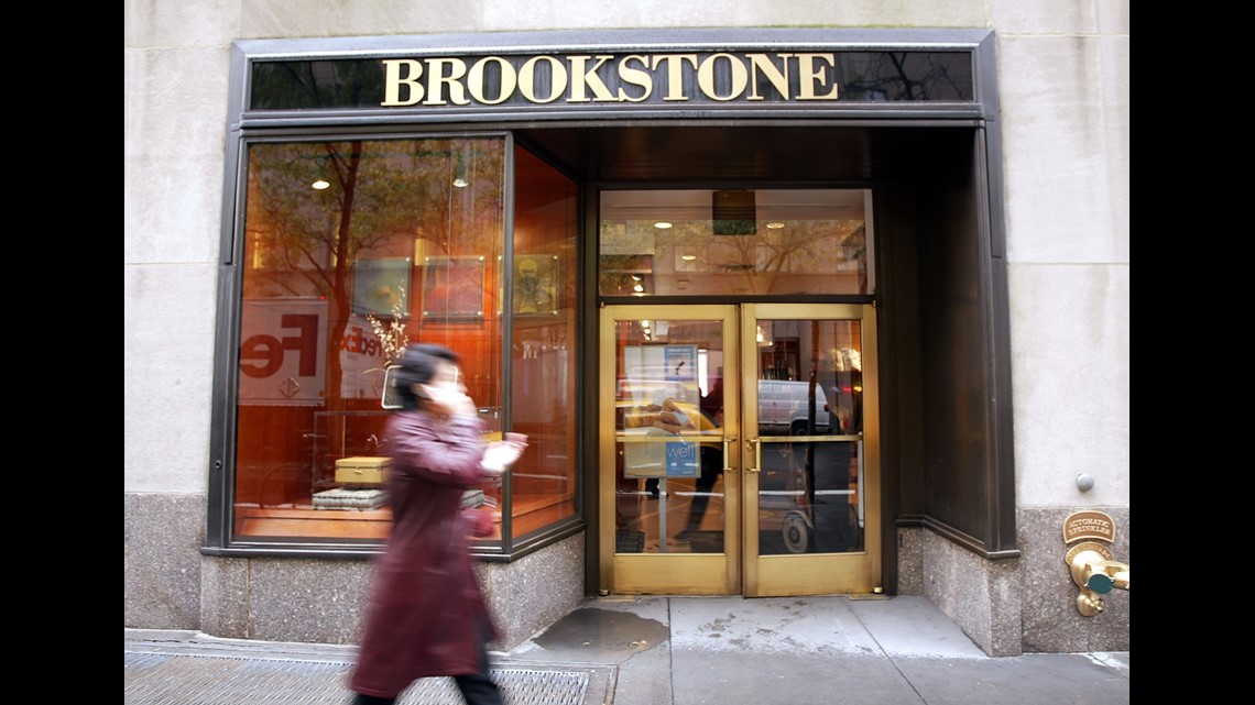 Brookstone files for bankruptcy and will close all of its mall