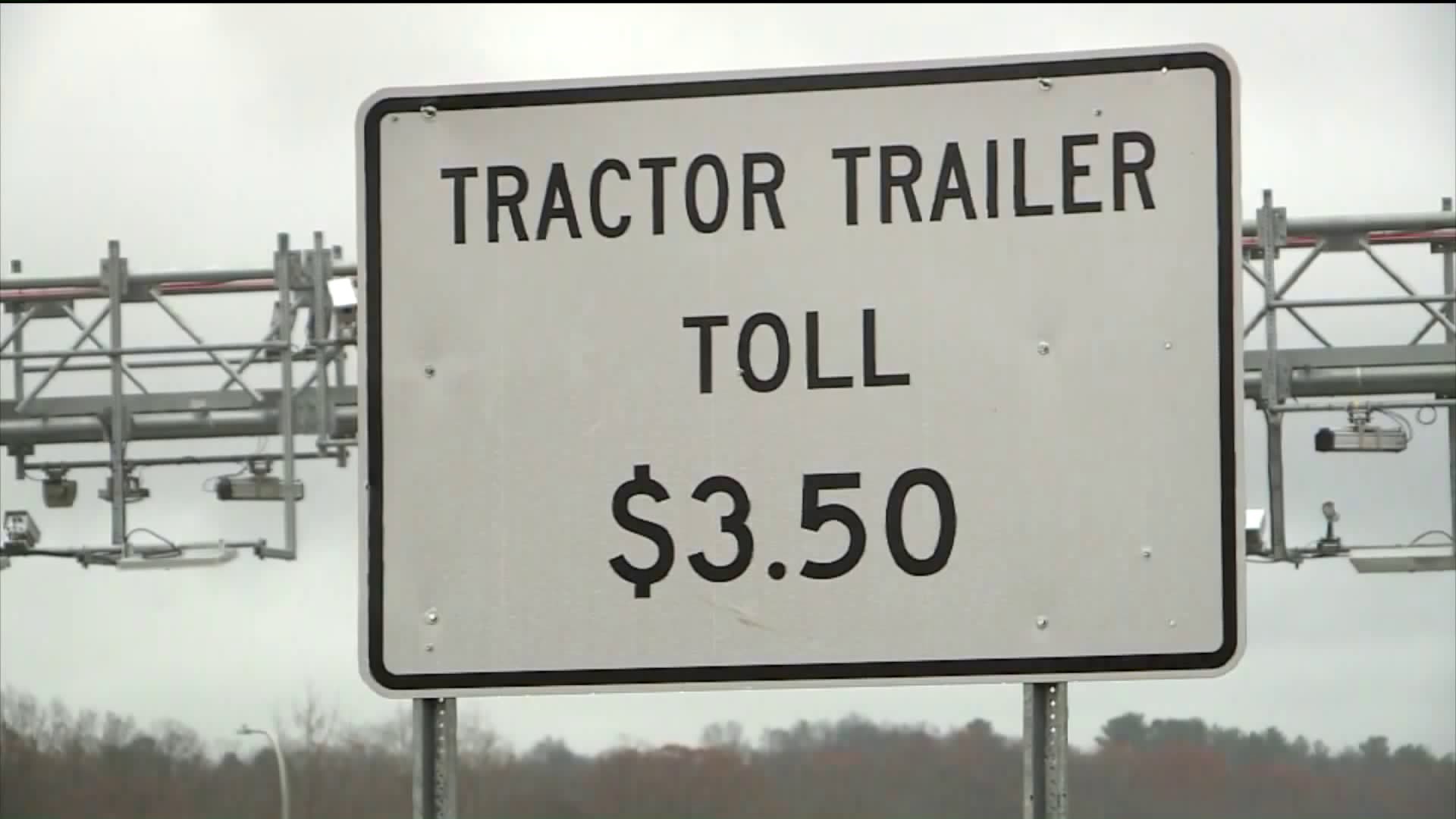 Hundreds come to state capital to weigh in on tolls