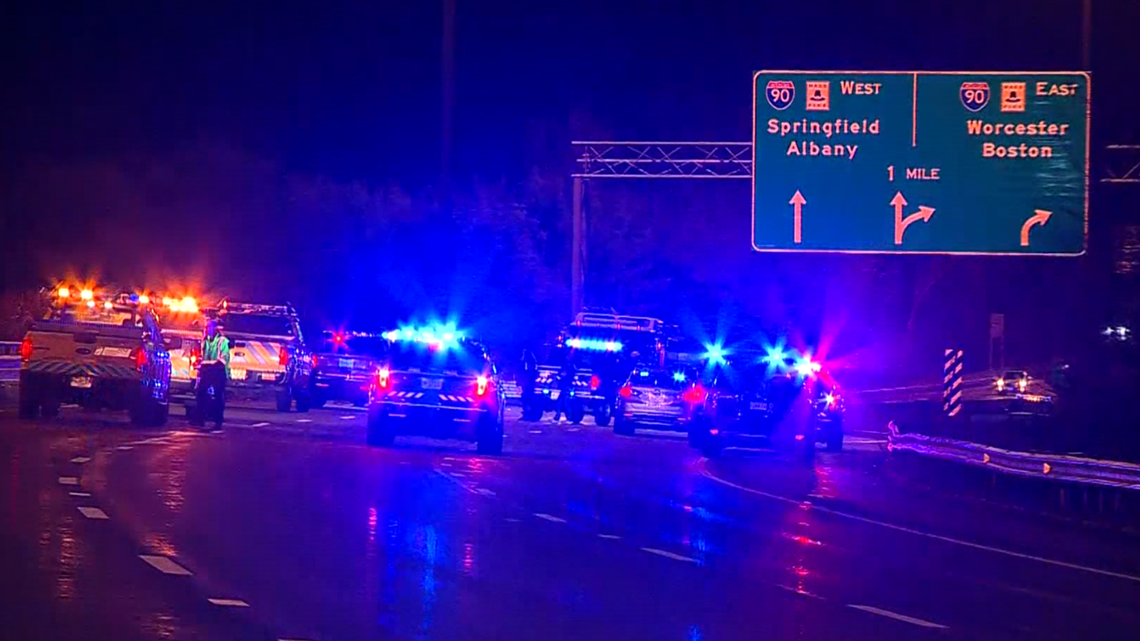 Three killed in wrong-way crash on I-84 in Sturbridge - Vimarsana News