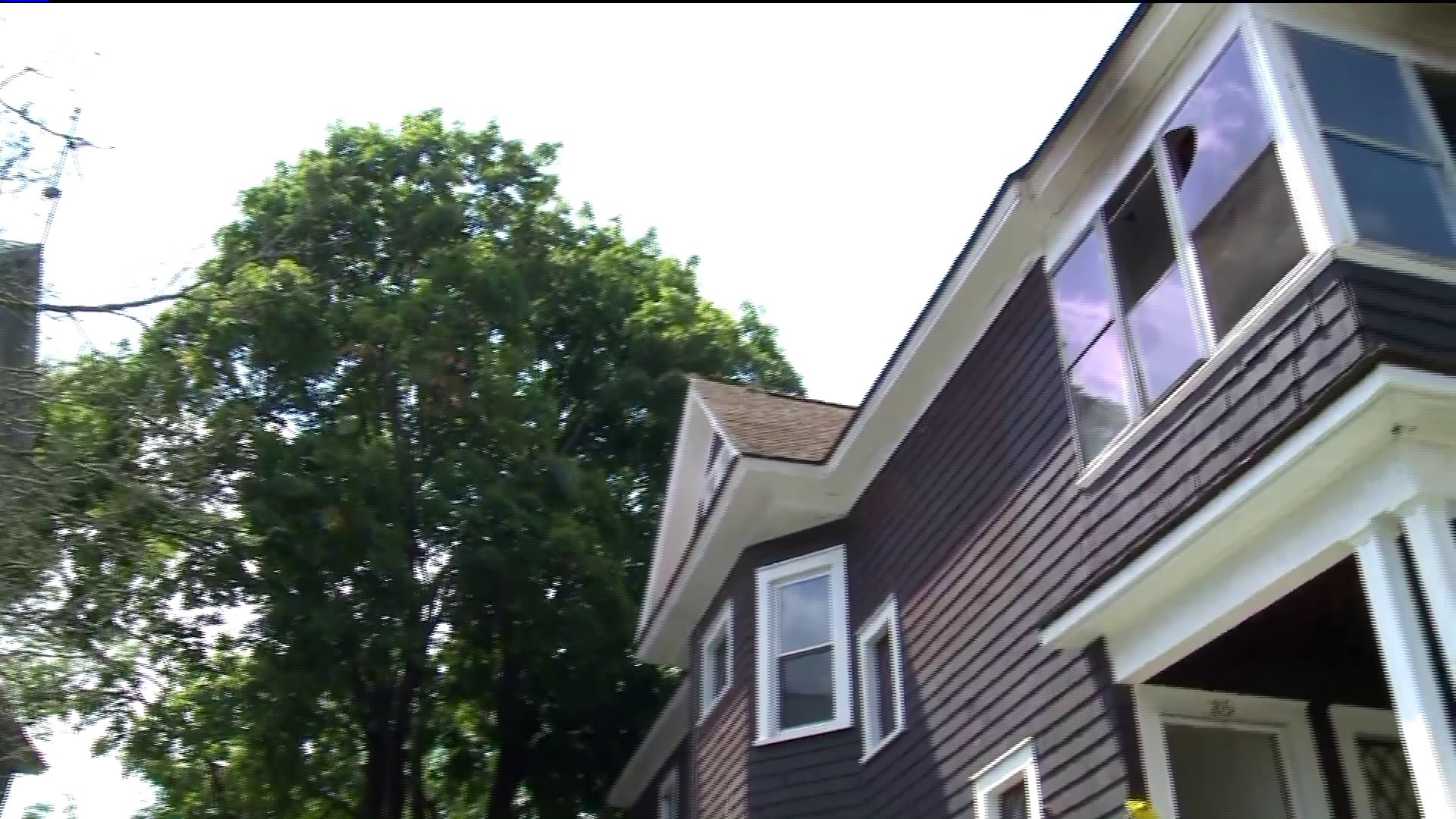Good Samaritan alerts East Hartford family about fire, all safely escape