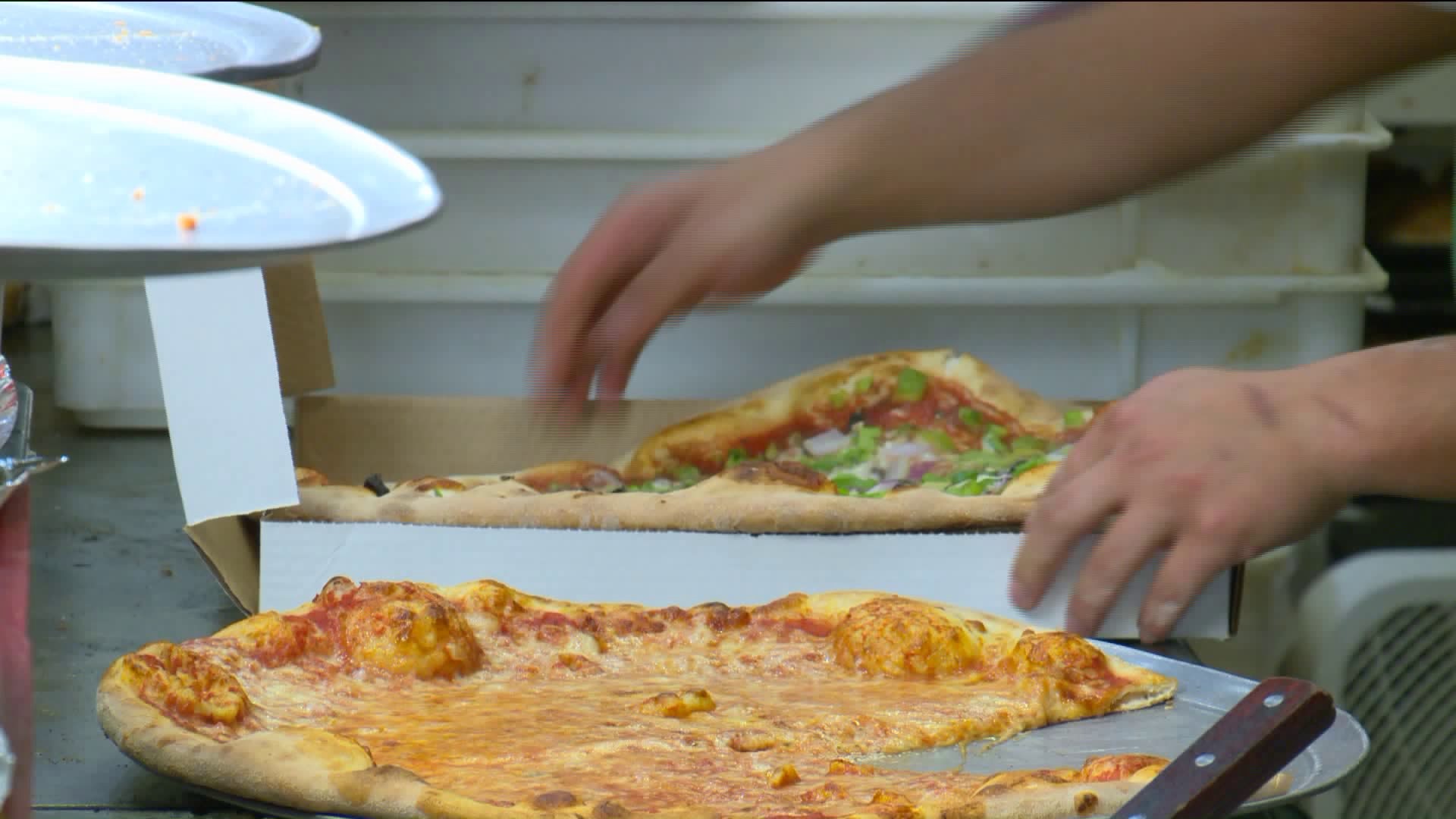 Pizzeria booming with business while thousands still without power