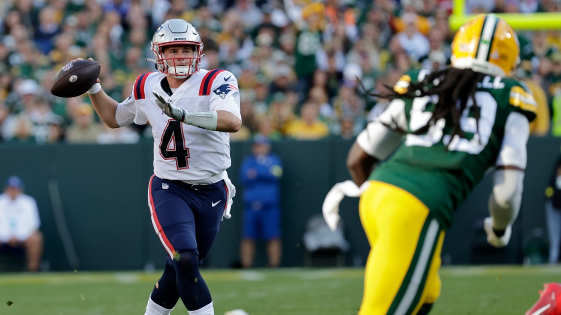 Patriots Brian Hoyer head injury, Bailey Zappe finishes Green Bay game