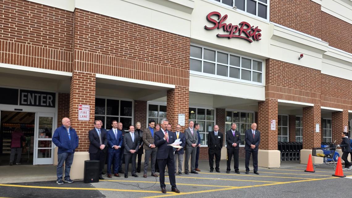 Newly renovated ShopRite of Southbury celebrates improvements and refreshed look
