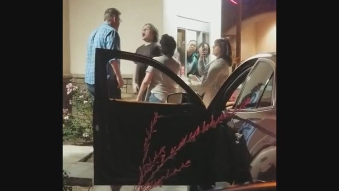 Fight at Popeyes drivethru in California caught on camera