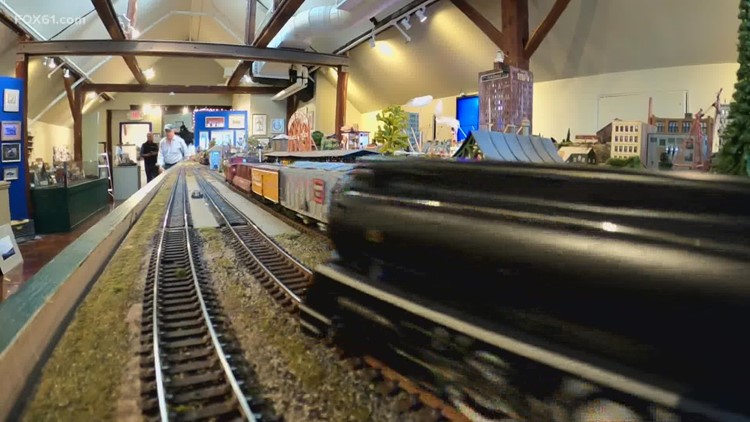 WorkinCT: CT River Museum's 'Holiday Train Show'