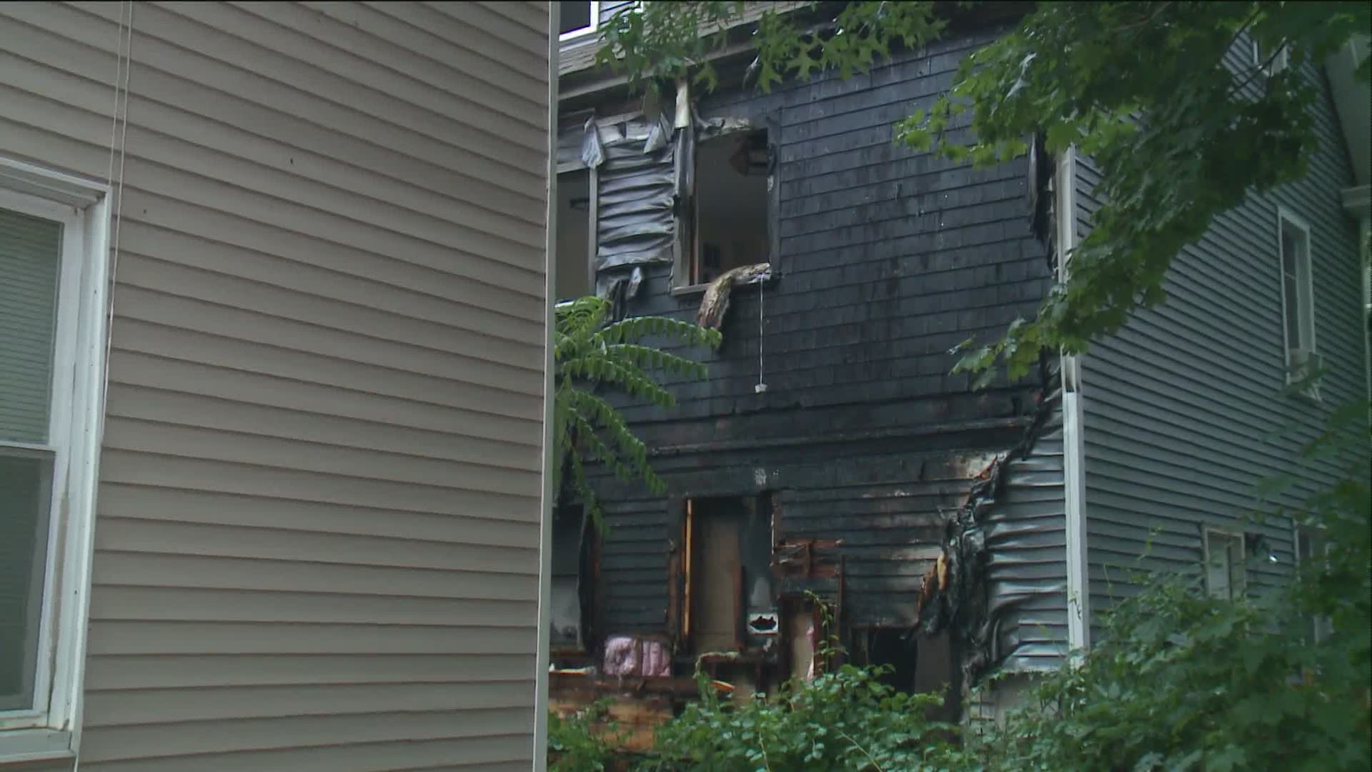 New Haven fire crews were called to a home on Harding Place early Monday morning on the report of a fire.