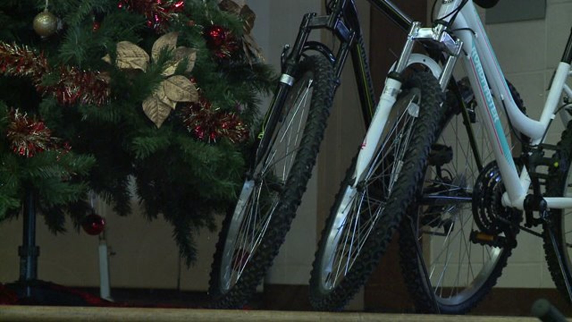 Kids in foster care get a Christmas treat thanks to 2 local businessmen