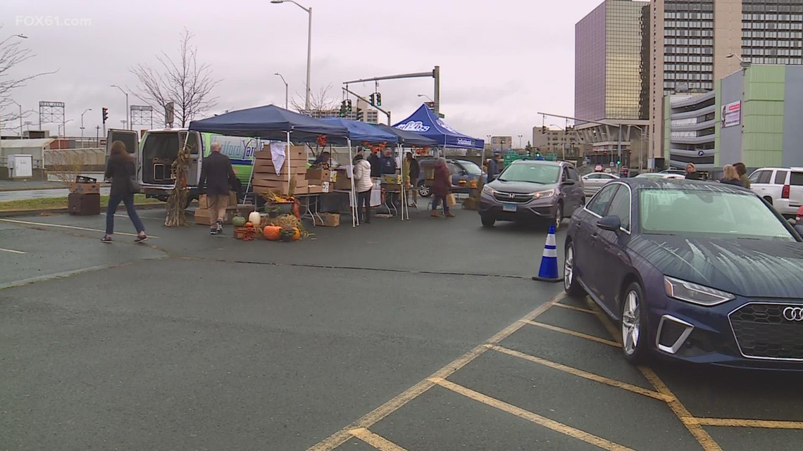 Drivethru fundraiser in Hartford for House of Bread soup kitchen