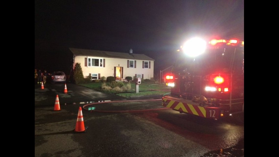 Firefighter injured in early morning house fire in Southington
