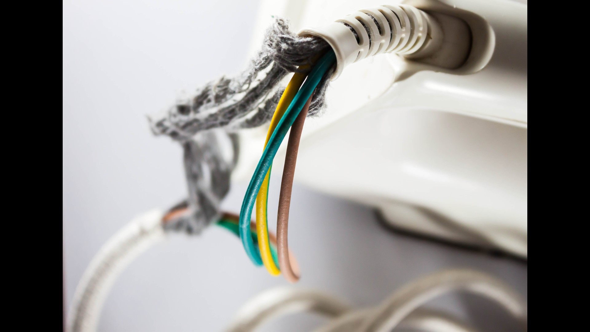 Texas girl electrocuted reaching behind dryer for kittens