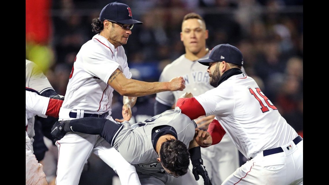 Nolan Arenado throws punches in benches-clearing brawl with Padres