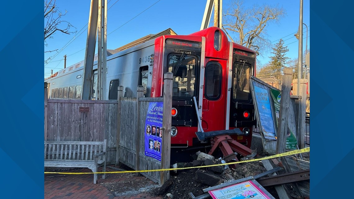 New Canaan, Connecticut train service suspended after derailment