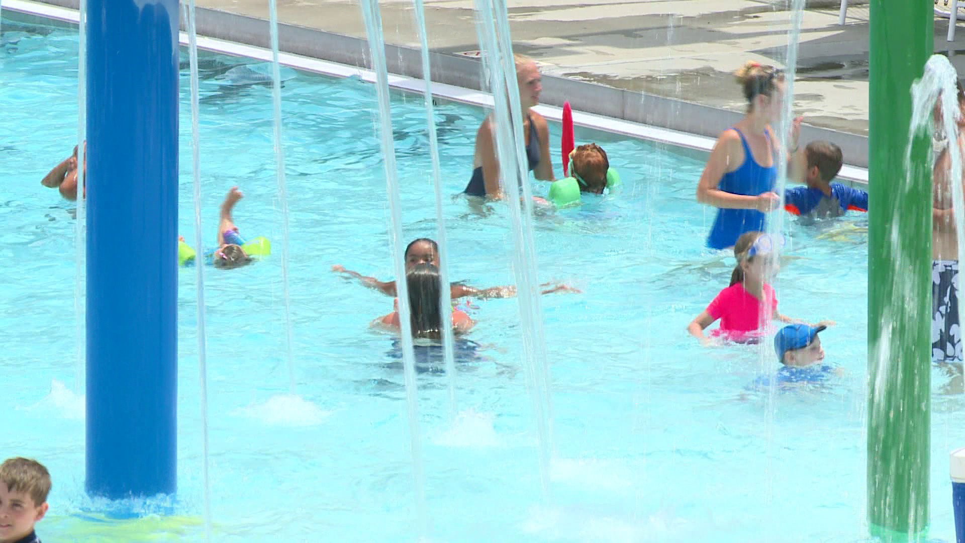 Middlebury pool-goers try to beat the heat