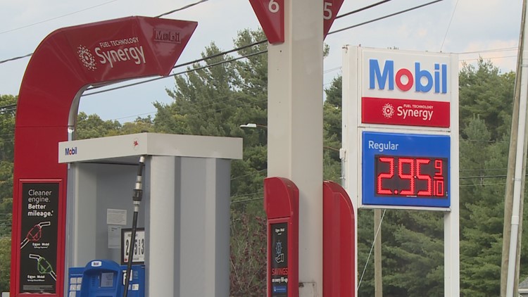 Connecticut gas prices drop below $3