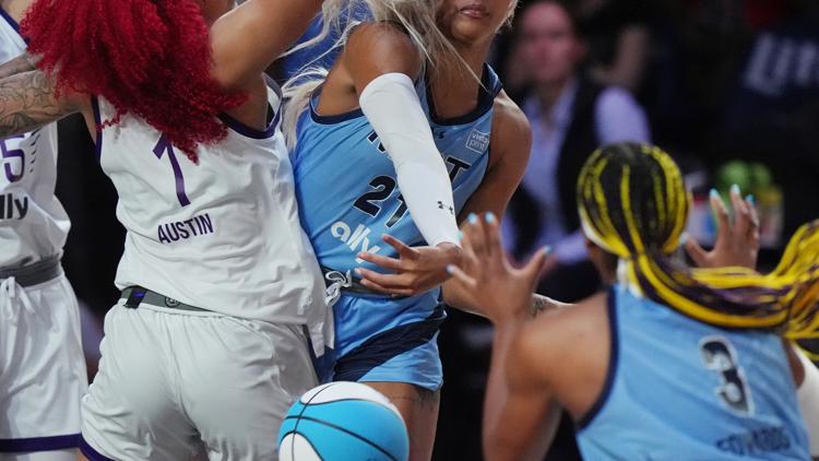 WNBA Edwards, Smith & Williams サイン入り写真（Where every