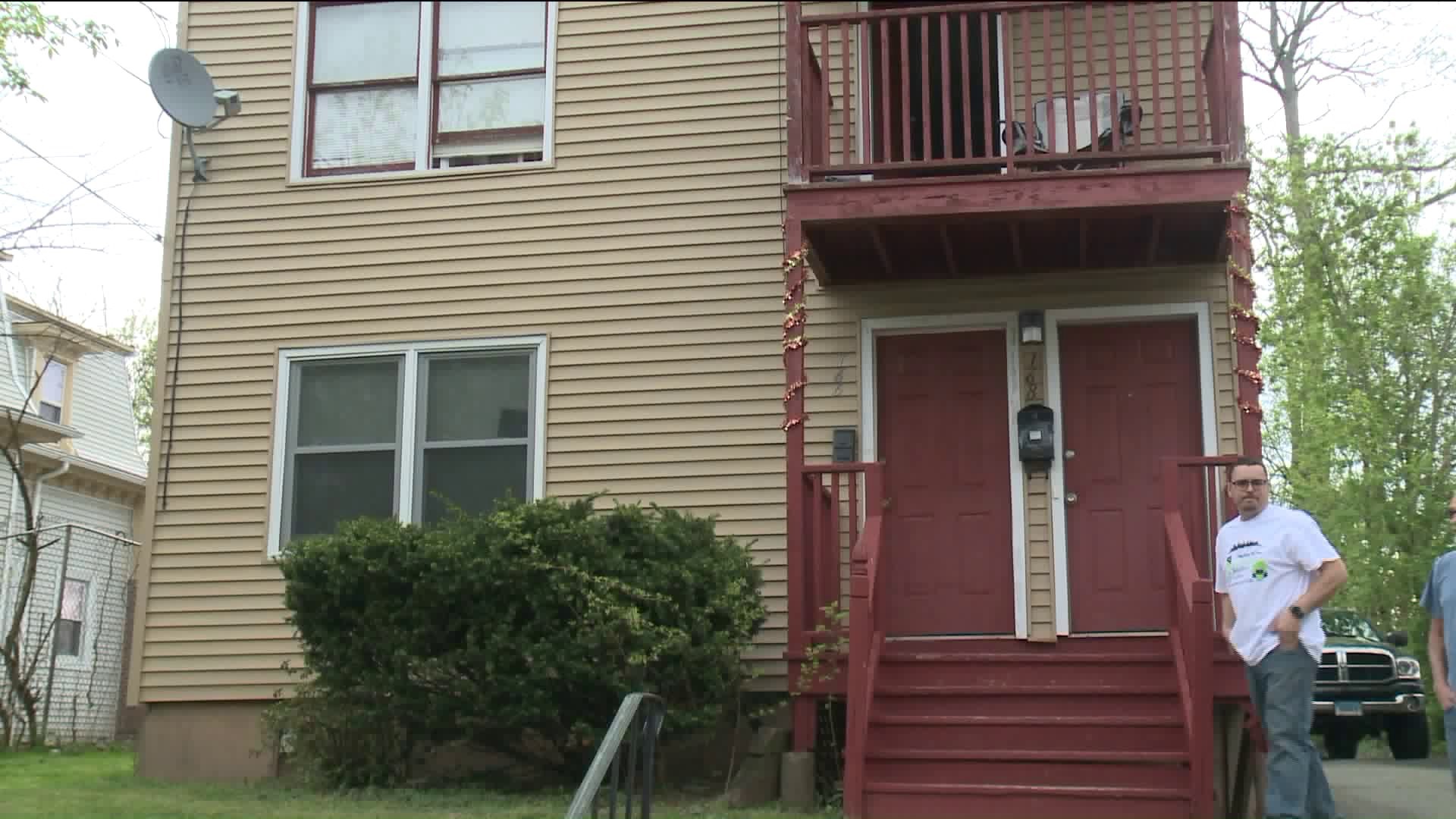 Community gathers to rebuild home in Hartford