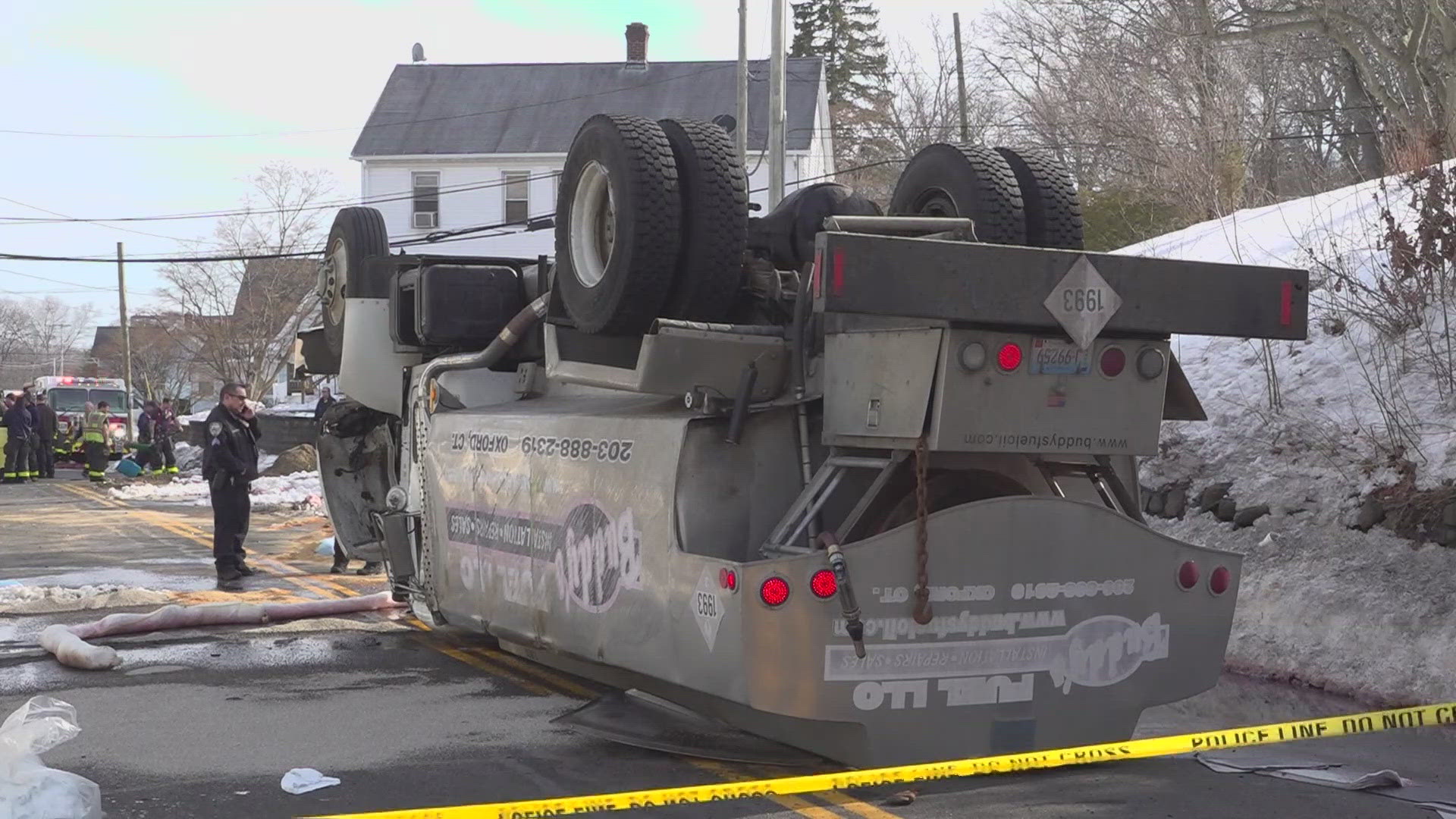 Roads closed after serious crash in Ansonia | fox61.com