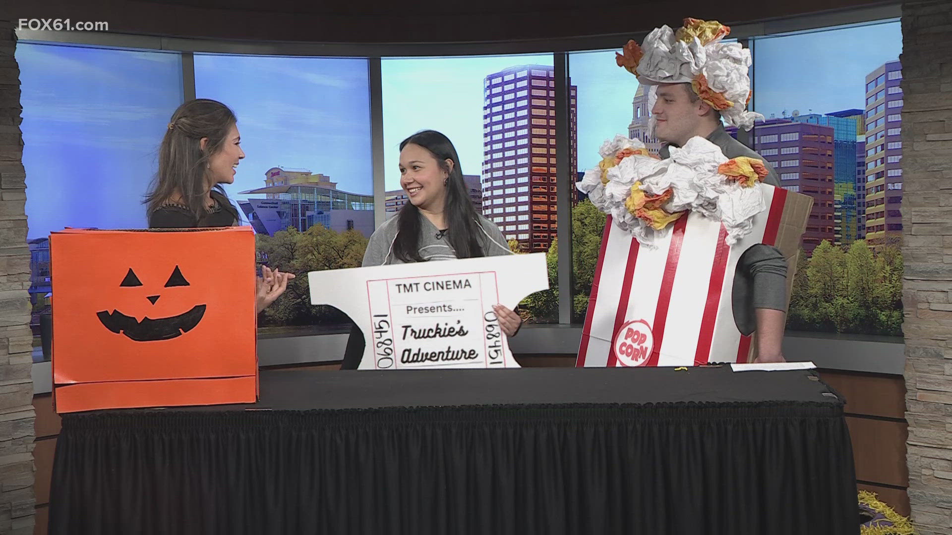 DIY Halloween costumes made of boxes