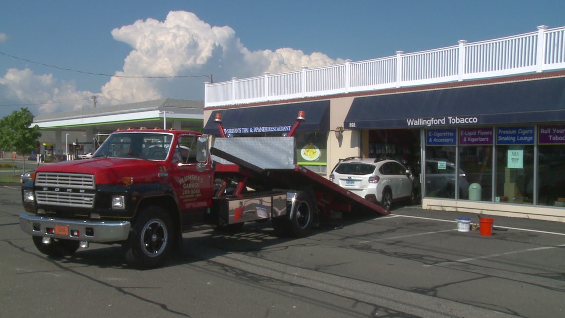 Car crashes into Wallingford building