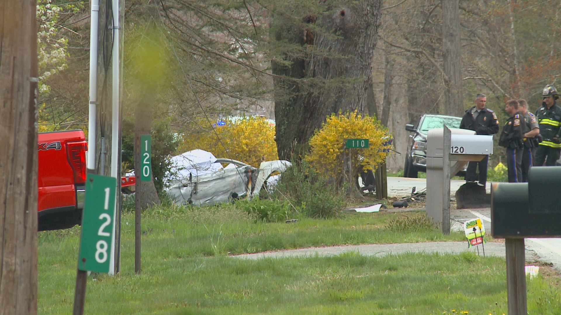 1 person dead after car crashes into tree, catches fire in Hebron ...