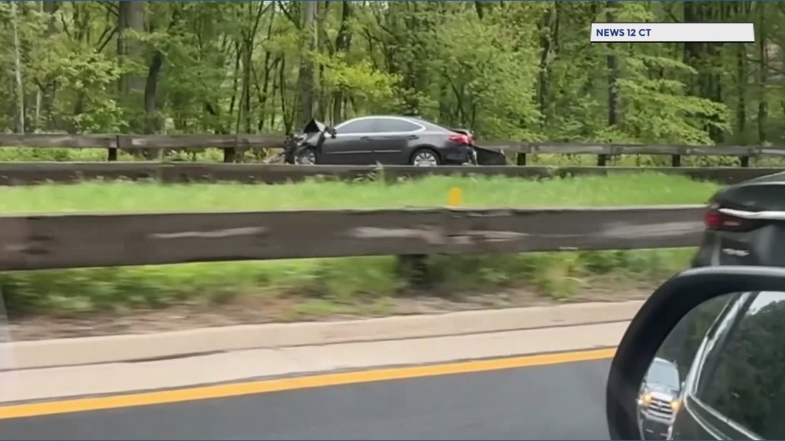 3 killed in Stratford crash; police searching for driver