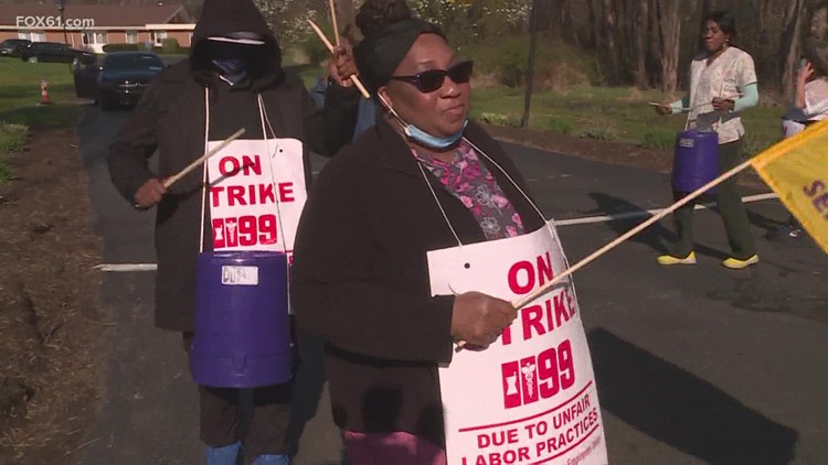 Nursing home workers on strike in Windsor