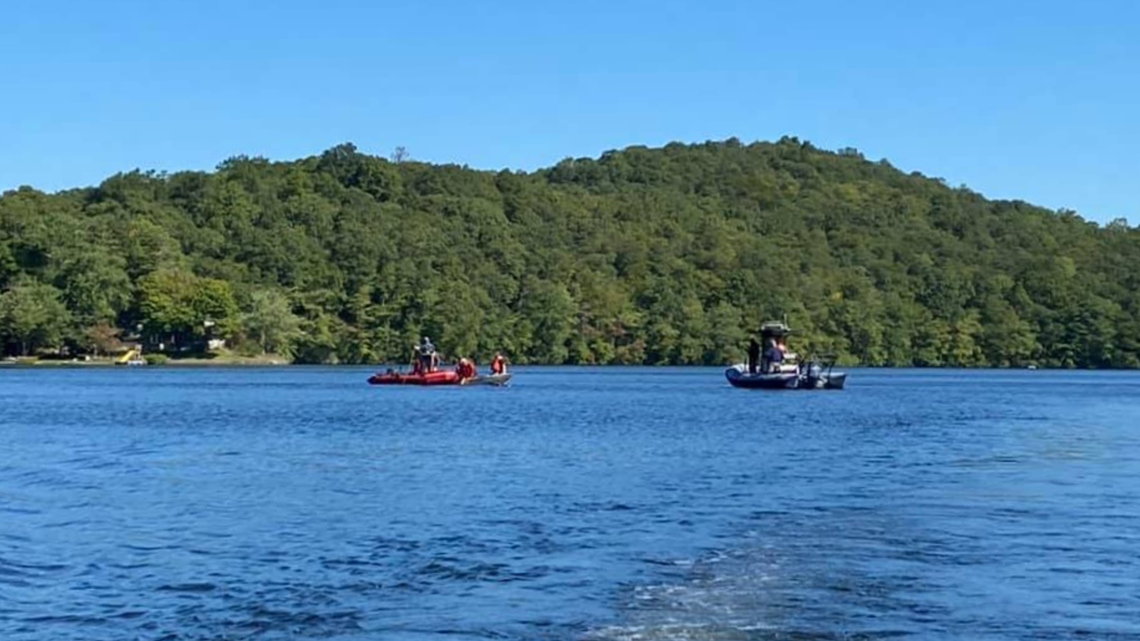 Body Of Kayaker Recovered On North Stonington's Wyassup Lake | Fox61.com