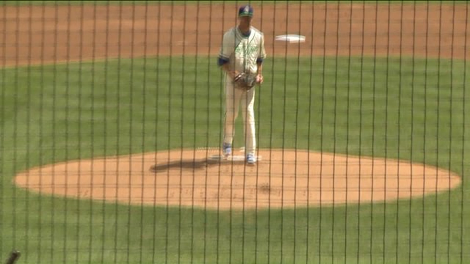 Let`s go Yard Goats! Hartford`s newest baseball team tees off for first time
