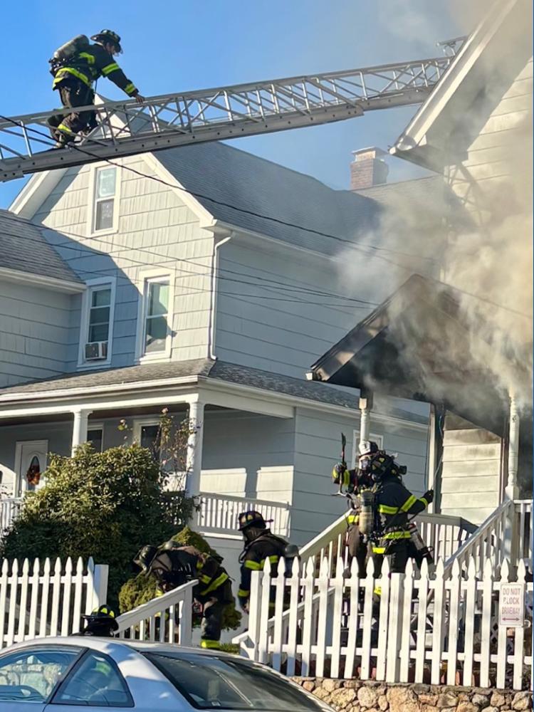 5 firefighters injured, 12 displaced after Norwalk house fire | fox61.com