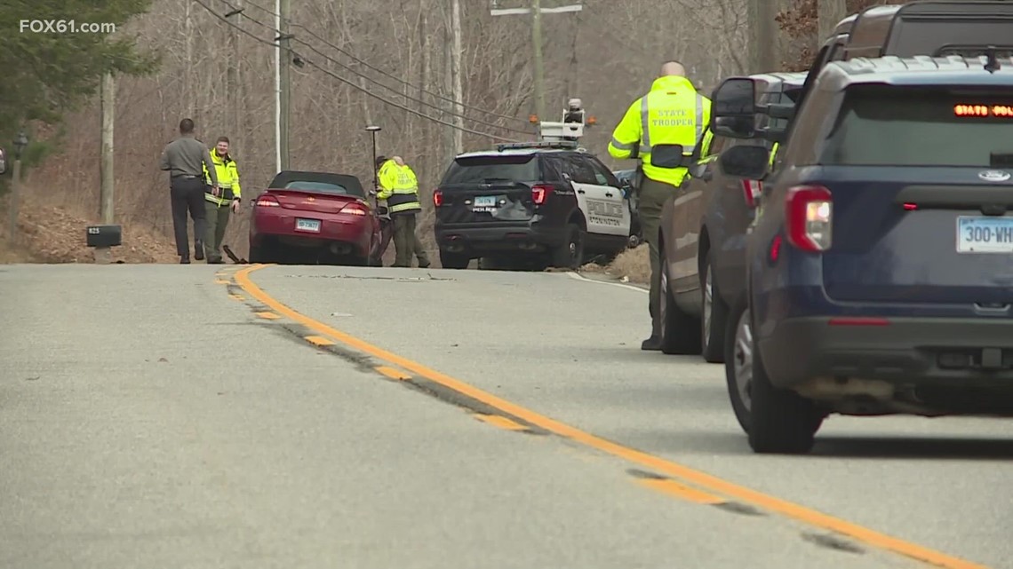 Driver charged in Stonington crash that injured police officer