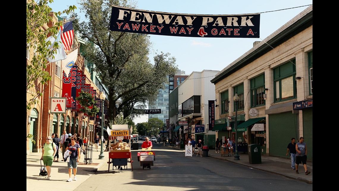 Fan Favorite Yawkey Way, XXL