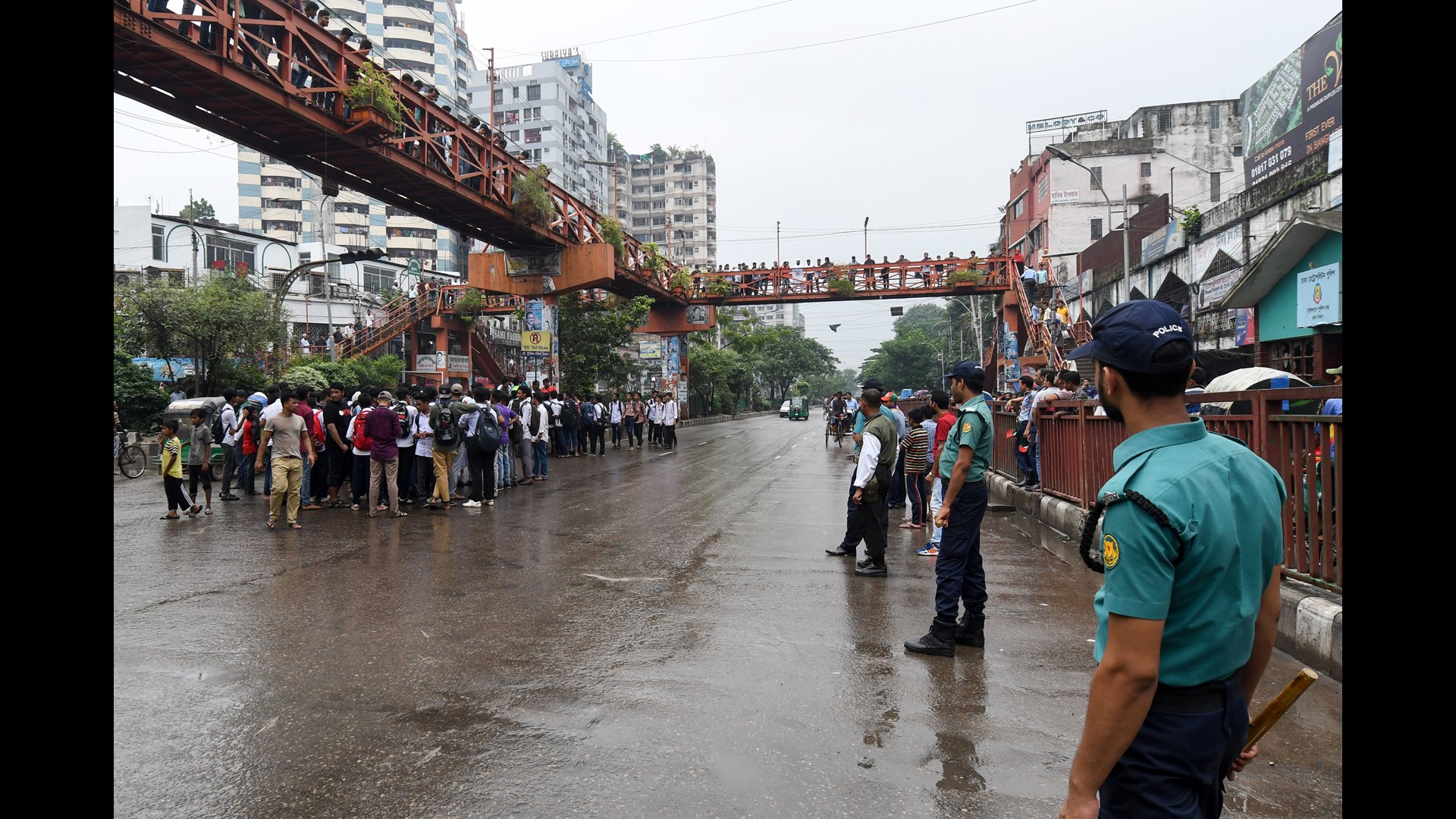 Student Protests Surge In Bangladesh Capital | Fox61.com