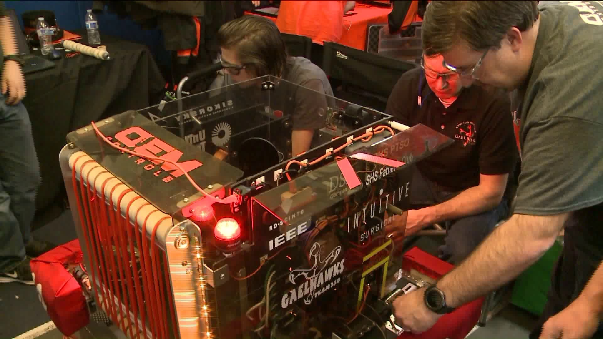 Student`s create robots for state competition