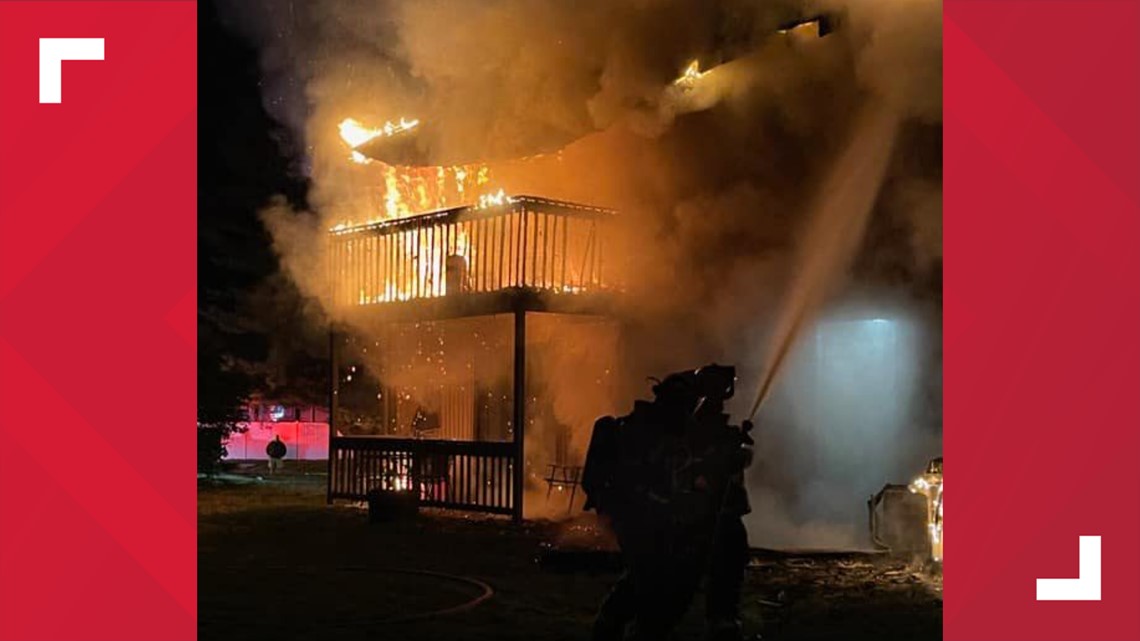 South Windsor fire crews battle 2-alarm condo complex blaze - Vimarsana News
